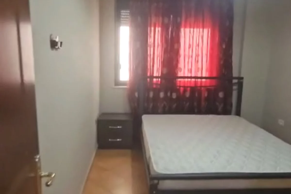 Shtepi me qera Apartament ne Tirane, 2+1, Mobilimi E mobiluar, Pagesa 470  Euro.