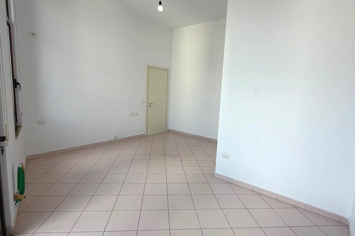 Shtepi ne shitje Apartament ne Tirane, 1+1, Mobilimi Pjeserisht e mobiluar, Pagesa 180,000  Euro.