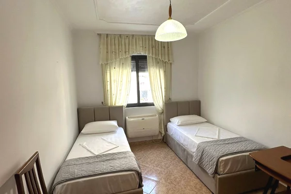 Shtepi me qera 2+1 ne Tirane - 870 Euro
