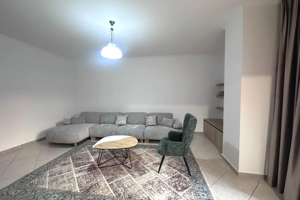 Shtepi me qera Apartament ne Tirane, 2+1, Mobilimi E mobiluar, Pagesa 850  Euro.