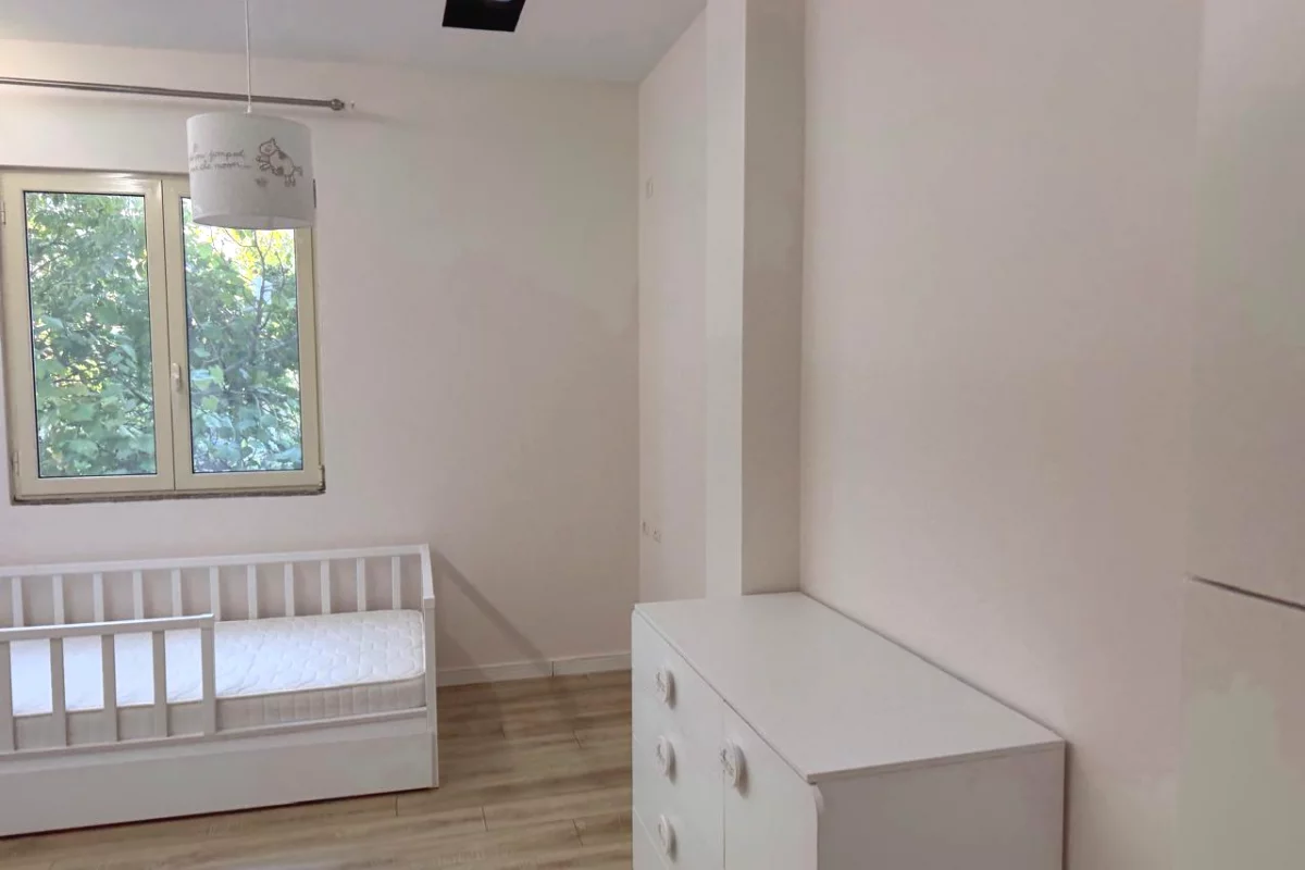 Shtepi me qera Apartament ne Tirane, 2+1, Mobilimi E mobiluar, Pagesa 550  Euro.