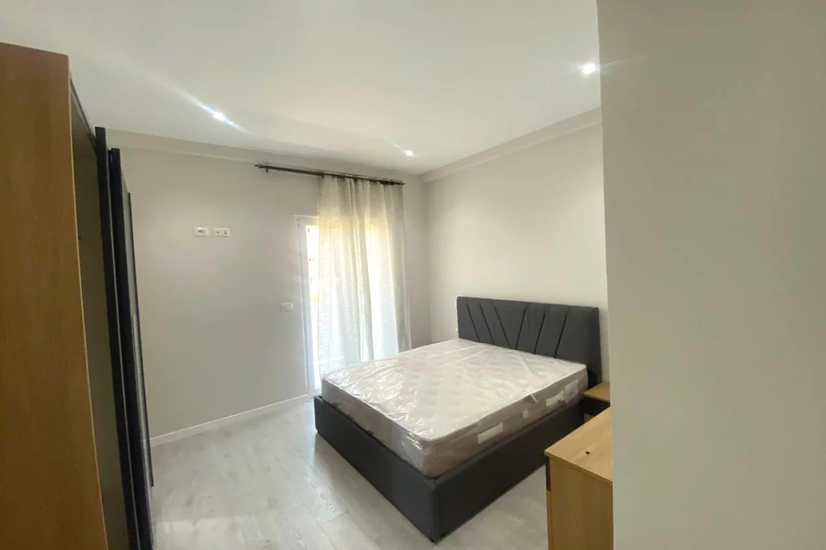 Shtepi me qera Apartament ne Tirane, 2+1, Mobilimi E mobiluar, Pagesa 500  Euro.