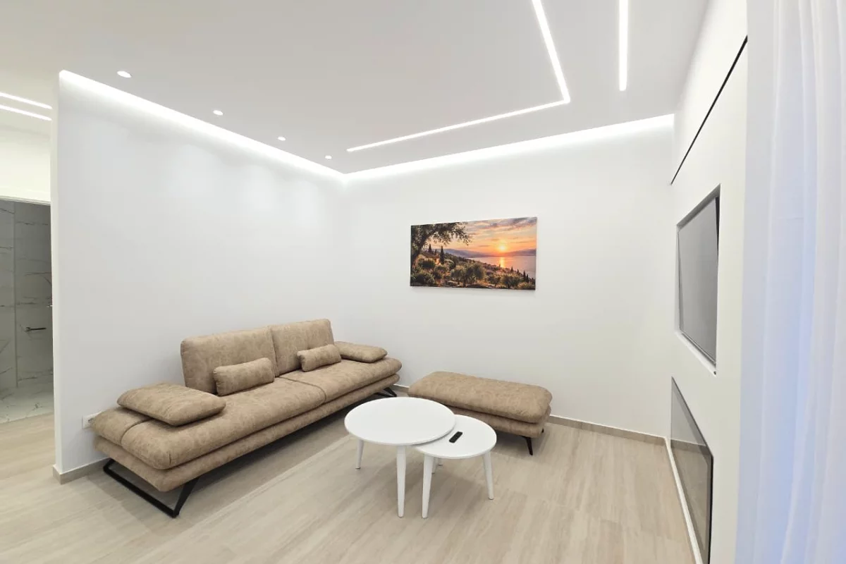 Shtepi me qera Apartament ne Tirane, 1+1, Mobilimi E mobiluar, Pagesa 700  Euro.