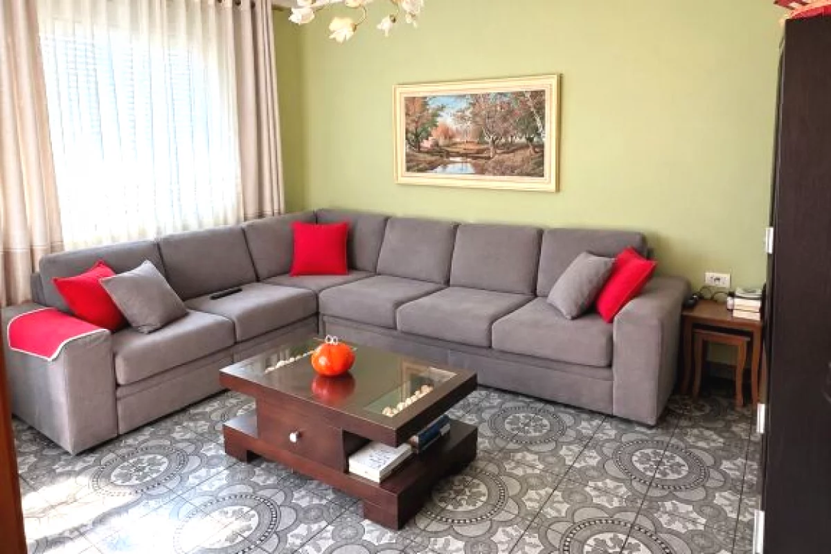 Shtepi me qera Apartament ne Tirane, 1+1, Mobilimi E mobiluar, Pagesa 520  Euro.