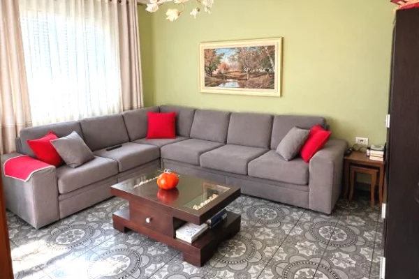 Shtepi me qera 1+1 ne Tirane - 520 Euro