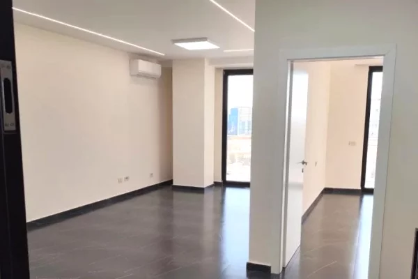Ambient biznesi me qera 3+1 ne Tirane - 650 Euro