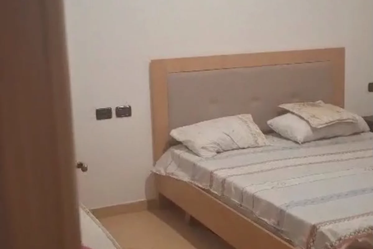 Shtepi me qera Apartament ne Tirane, 2+1, Mobilimi E mobiluar, Pagesa 400  Euro.