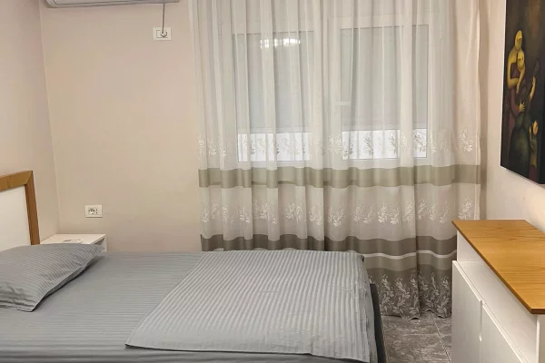 Shtepi me qera 3+1 ne Tirane - 850 Euro