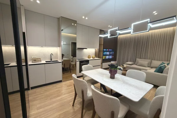 Shtepi me qera 2+1 ne Tirane - 1,350 Euro