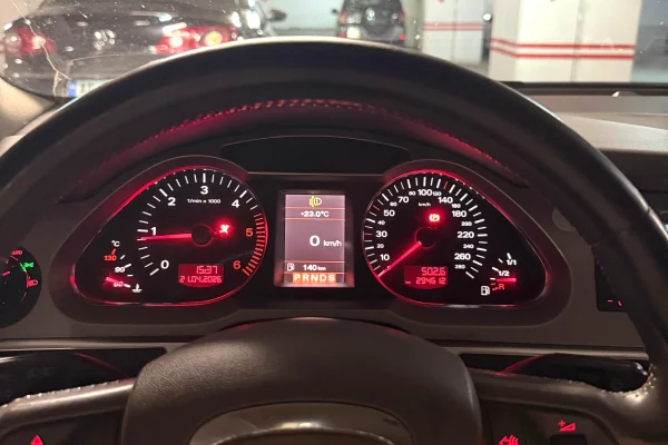 Makina ne shitje ne Tirane, Audi, 2006 Diesel,Kambio Automatik Pagesa 250,000  Leke.