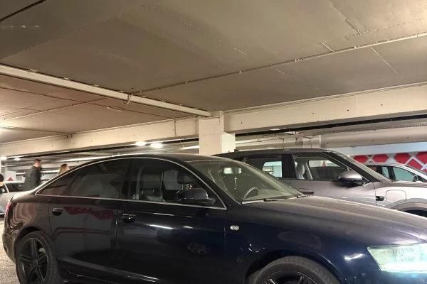 Makina ne shitje ne Tirane, Audi, 2006 Diesel,Kambio Automatik Pagesa 250,000  Leke.