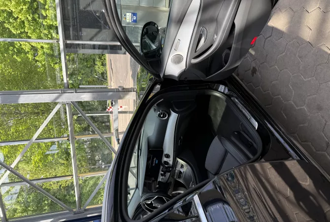 Auto in Vendita a Tirana, Mercedes-Benz, 2022 Diesel,Kambio Automatik Pagamento 33,000  Euro.