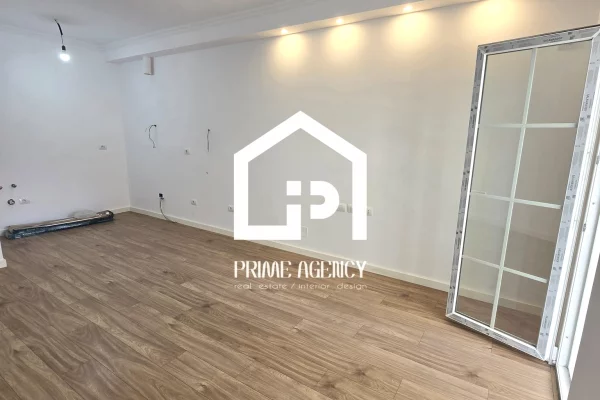 Shtepi ne shitje Apartament ne Tirane, 2+1, Mobilimi Bosh, pa mobiluar, Pagesa 235,000  Euro.