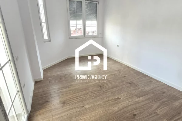 Shtepi ne shitje Apartament ne Tirane, 2+1, Mobilimi Bosh, pa mobiluar, Pagesa 235,000  Euro.