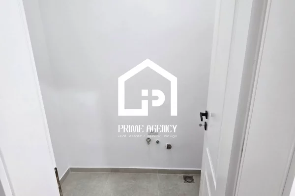 Shtepi ne shitje Apartament ne Tirane, 2+1, Mobilimi Bosh, pa mobiluar, Pagesa 235,000  Euro.