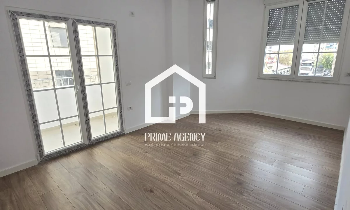 Shtepi ne shitje Apartament ne Tirane, 2+1, Mobilimi Bosh, pa mobiluar, Pagesa 235,000  Euro.