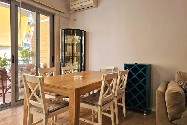 Shtepi ne shitje Apartament ne Tirane, 2+1, Mobilimi E mobiluar, Pagesa 270,000  Euro.