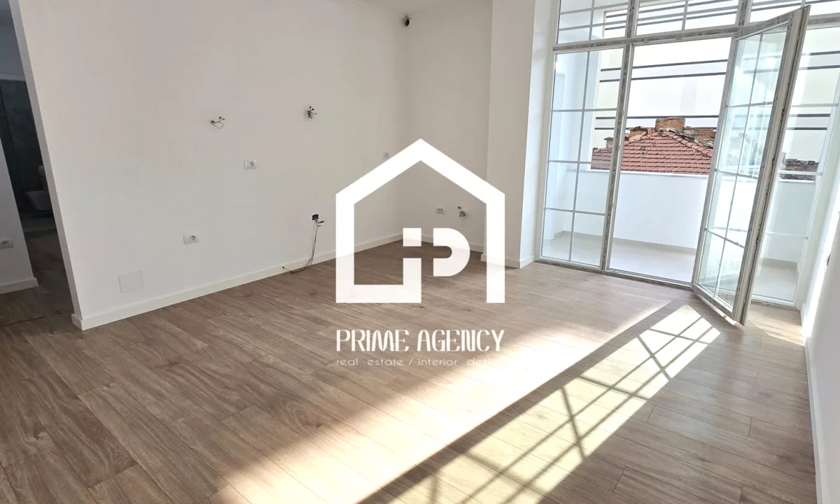 Shtepi ne shitje Apartament ne Tirane, 2+1, Mobilimi Bosh, pa mobiluar, Pagesa 220,000  Euro.