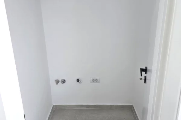 Shtepi ne shitje Apartament ne Tirane, 2+1, Mobilimi Bosh, pa mobiluar, Pagesa 220,000  Euro.