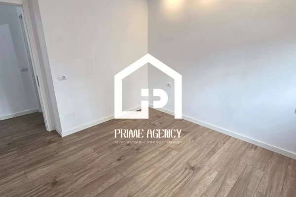 Shtepi ne shitje Apartament ne Tirane, 2+1, Mobilimi Bosh, pa mobiluar, Pagesa 220,000  Euro.