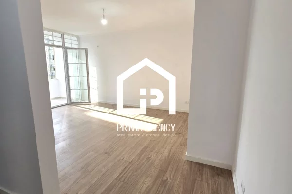 Shtepi ne shitje Apartament ne Tirane, 2+1, Mobilimi Bosh, pa mobiluar, Pagesa 220,000  Euro.