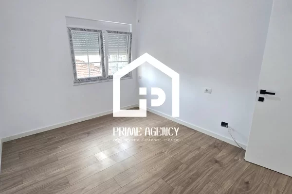 Shtepi ne shitje Apartament ne Tirane, 2+1, Mobilimi Bosh, pa mobiluar, Pagesa 220,000  Euro.