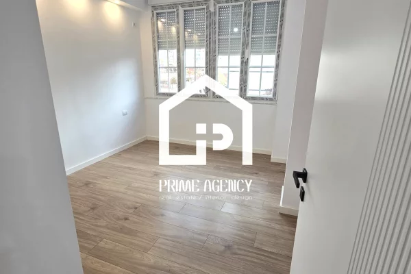 Shtepi ne shitje Apartament ne Tirane, 2+1, Mobilimi Bosh, pa mobiluar, Pagesa 220,000  Euro.