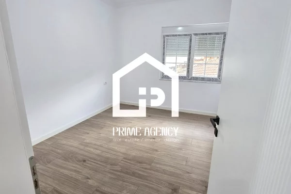 Shtepi ne shitje Apartament ne Tirane, 2+1, Mobilimi Bosh, pa mobiluar, Pagesa 220,000  Euro.