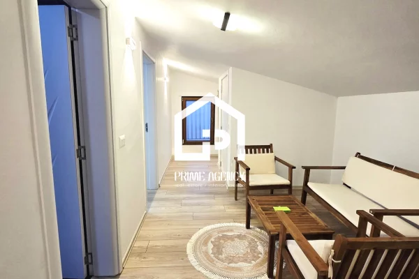 Shtepi ne shitje Apartament ne Pogradec, 1+1, Mobilimi E mobiluar, Pagesa 100,000  Euro.