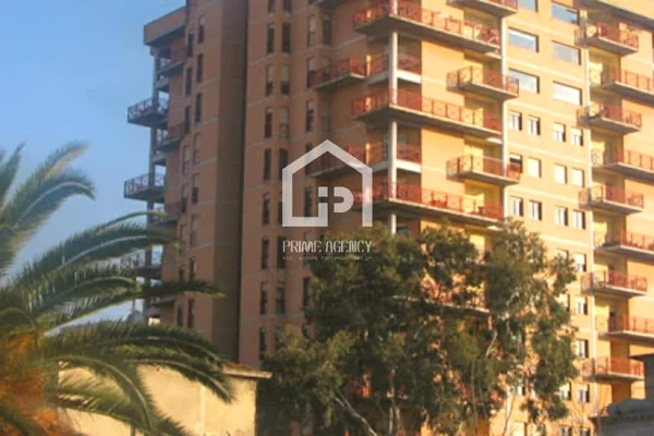 Ambient biznesi me qera 1+1 ne Tirane - 160,000 Leke