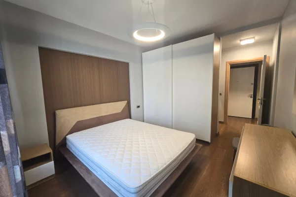 Shtepi ne shitje Apartament ne Tirane, 2+1, Mobilimi E mobiluar, Pagesa 300,000  Euro.