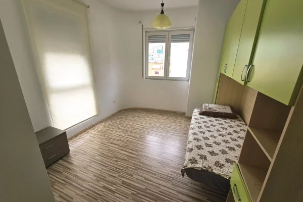 Shtepi me qera Apartament ne Tirane, 2+1, Mobilimi E mobiluar, Pagesa 70,000  Leke.