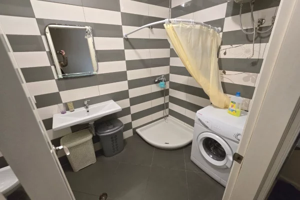 Shtepi me qera Apartament ne Tirane, 2+1, Mobilimi E mobiluar, Pagesa 70,000  Leke.