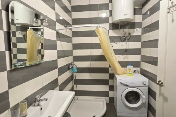 Shtepi me qera Apartament ne Tirane, 2+1, Mobilimi E mobiluar, Pagesa 70,000  Leke.