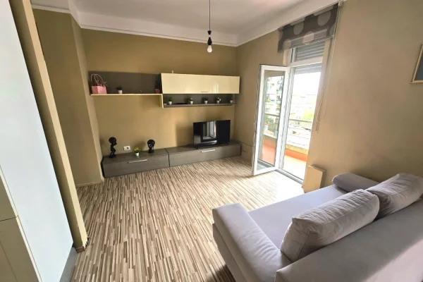 Shtepi me qera 2+1 ne Tirane - 70,000 Leke