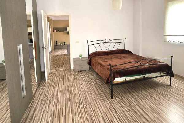 Shtepi me qera Apartament ne Tirane, 2+1, Mobilimi E mobiluar, Pagesa 70,000  Leke.