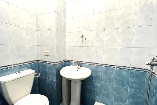 Shtepi me qera Apartament ne Tirane, 2+1, Mobilimi Bosh, pa mobiluar, Pagesa 900  Euro.