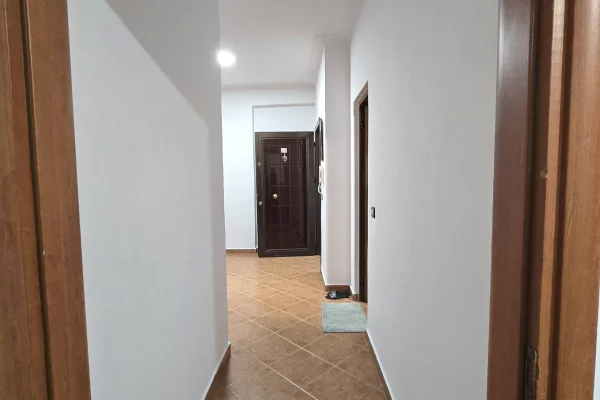 Shtepi ne shitje Apartament ne Tirane, 2+1, Mobilimi E mobiluar, Pagesa 160,000  Euro.