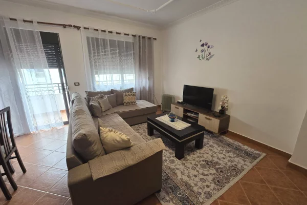 Shtepi ne shitje Apartament ne Tirane, 2+1, Mobilimi E mobiluar, Pagesa 160,000  Euro.