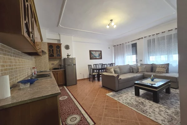 Shtepi ne shitje Apartament ne Tirane, 2+1, Mobilimi E mobiluar, Pagesa 160,000  Euro.