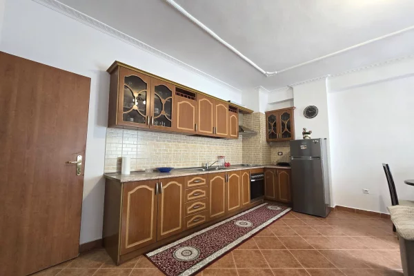 Shtepi ne shitje Apartament ne Tirane, 2+1, Mobilimi E mobiluar, Pagesa 160,000  Euro.