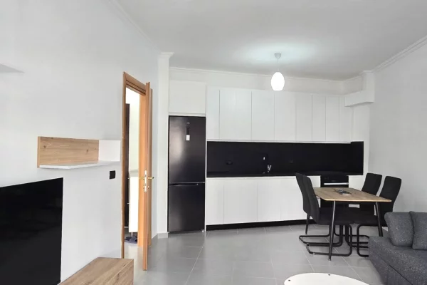 Shtepi ne shitje Apartament ne Pogradec, 1+1, Mobilimi E mobiluar, Pagesa 90,000  Euro.