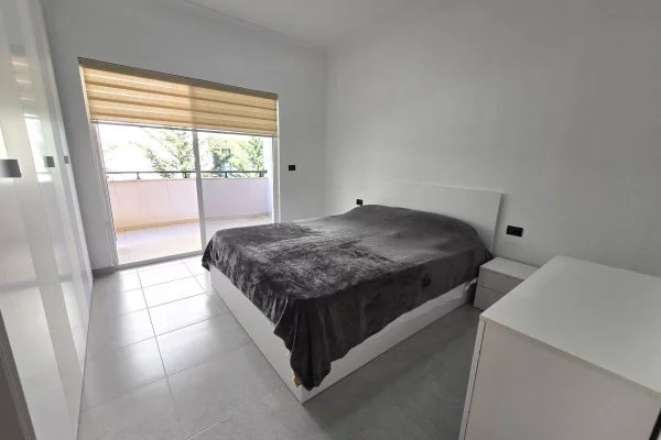 Shtepi ne shitje Apartament ne Pogradec, 1+1, Mobilimi E mobiluar, Pagesa 90,000  Euro.