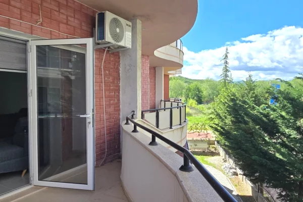 Shtepi ne shitje Apartament ne Pogradec, 1+1, Mobilimi E mobiluar, Pagesa 90,000  Euro.