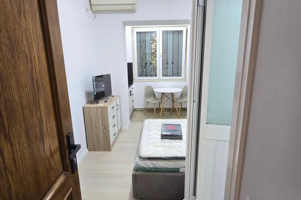 Shtepi me qera Garsoniere ne Tirane - 40,000 Leke