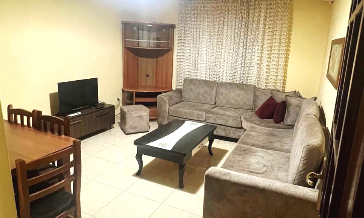 Shtepi me qera Apartament ne Tirane, 2+1, Mobilimi E mobiluar, Pagesa 550  Euro.