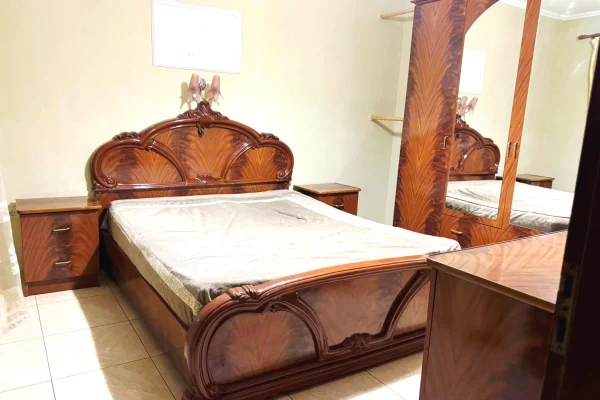 Shtepi me qera Apartament ne Tirane, 2+1, Mobilimi E mobiluar, Pagesa 550  Euro.
