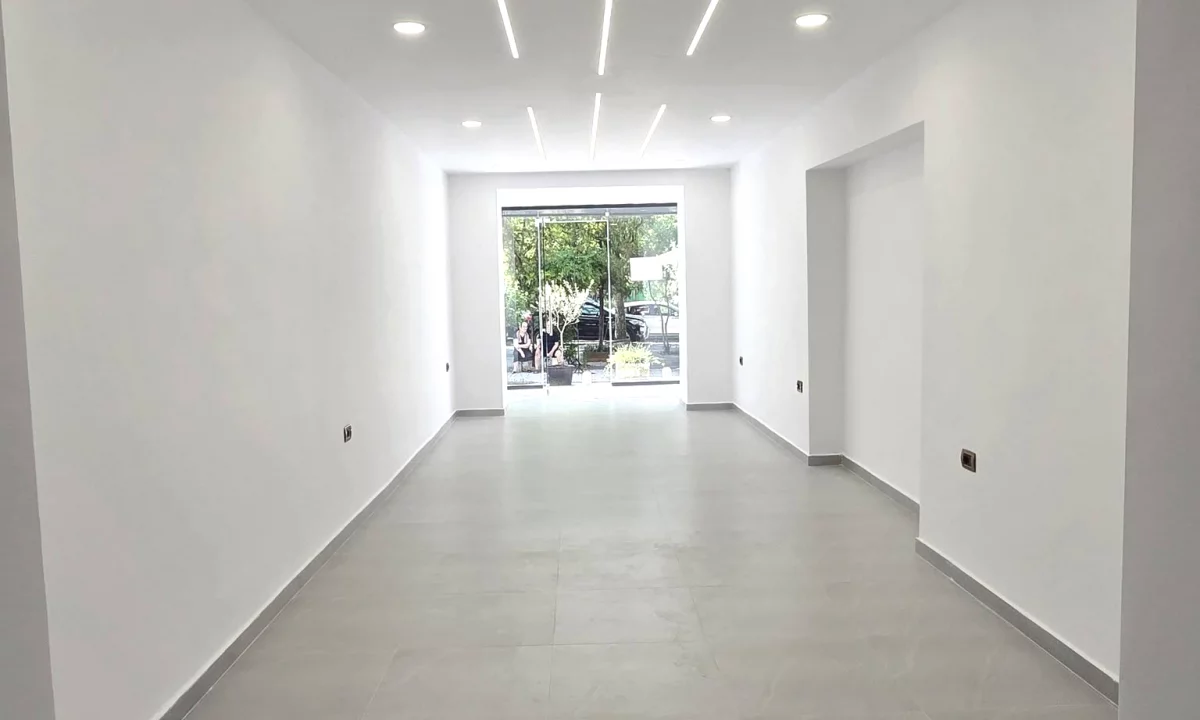 Appartamento in vendita a Tirana 1+1, Vuoto