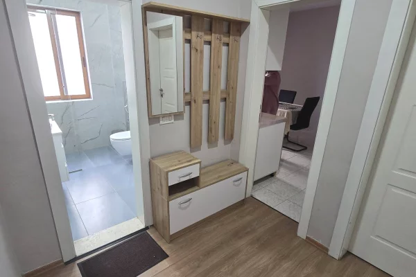 Shtepi ne shitje Apartament ne Tirane, 2+1, Mobilimi E mobiluar, Pagesa 160,000  Euro.