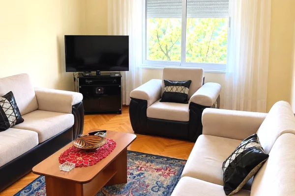 Shtepi me qera 2+1 ne Tirane - 50,000 Leke